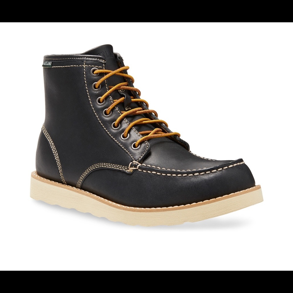 Eastland Women's Lumber Up Boot in Navy Size 6M.